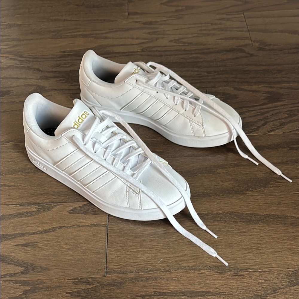 Adidas Classic White Cloudform Sneakers with Gold Accents 9.5